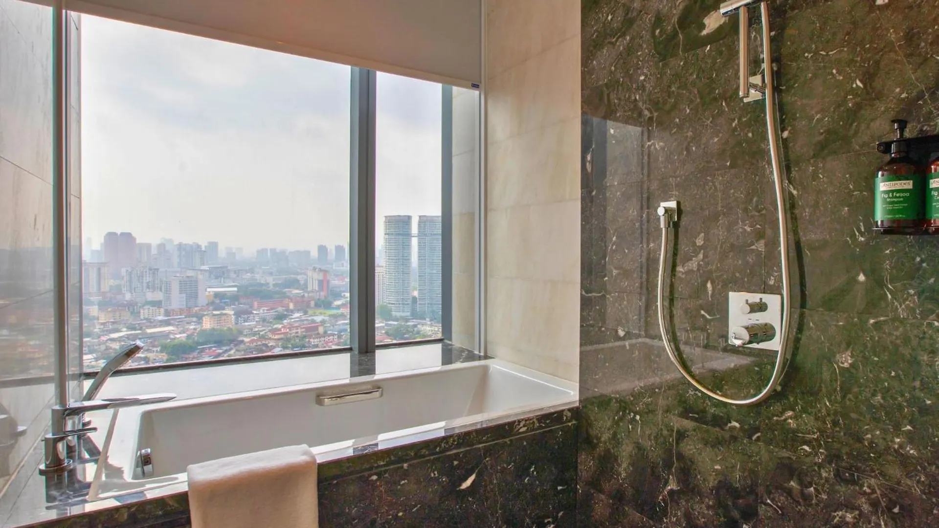 Crowne Plaza Kuala Lumpur City Centre By Ihg 5*,